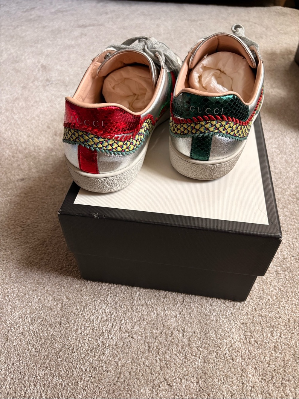 Gucci Silver Leather Sneakers with Red & Green dragon patch - Picture 3 of 4